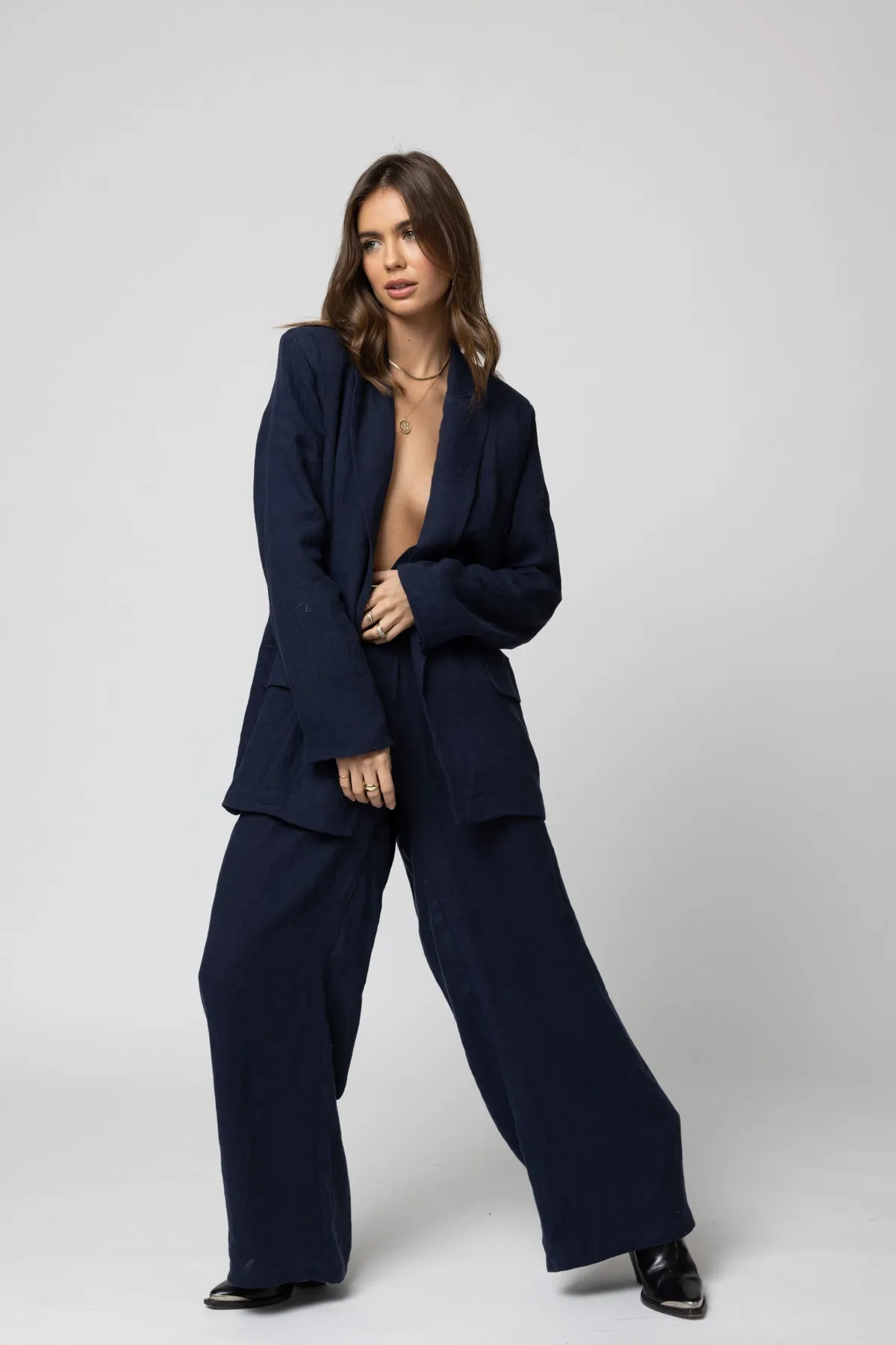 THE LINEN BLAZER